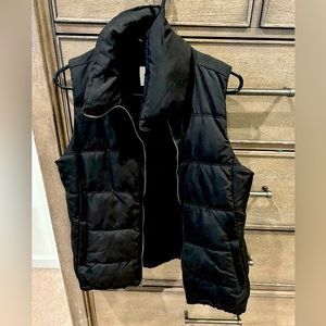 Size medium- black puffer vest Old Navy